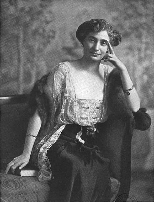 Portrait: Marie Van Vorst