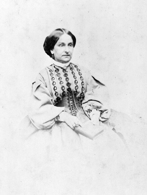 Portrait: Isa Blagden