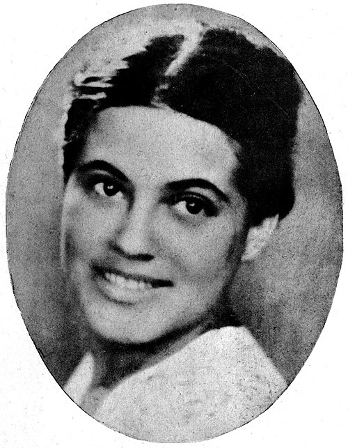Portrait: Magda Isanos