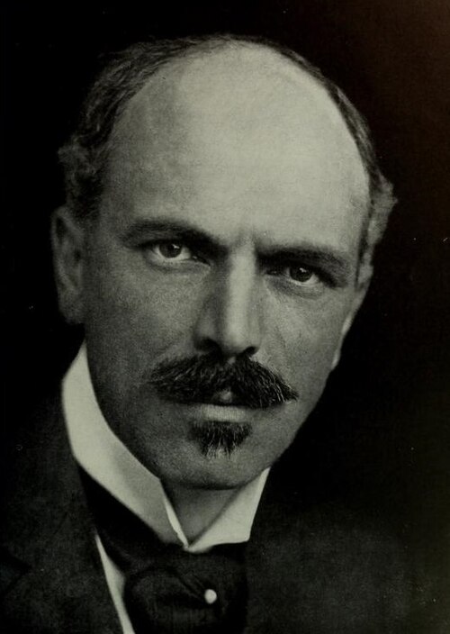 Portrait: Maurice Hewlett
