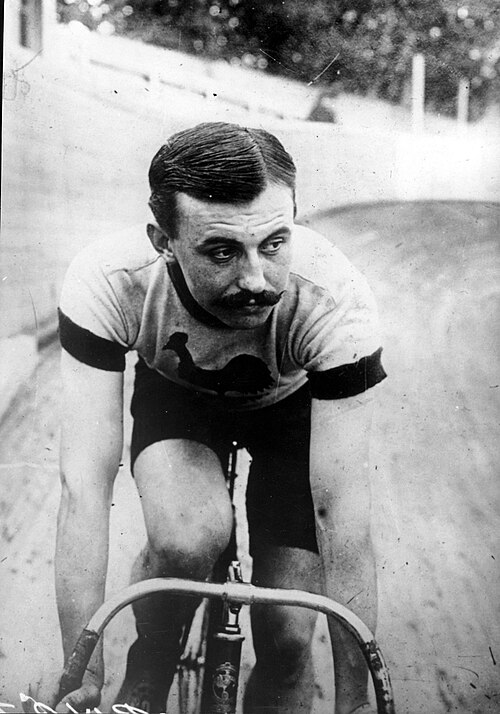Retrato: Lucien Petit-Breton