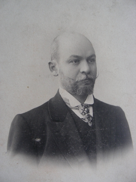 Portrait: Simon Frug